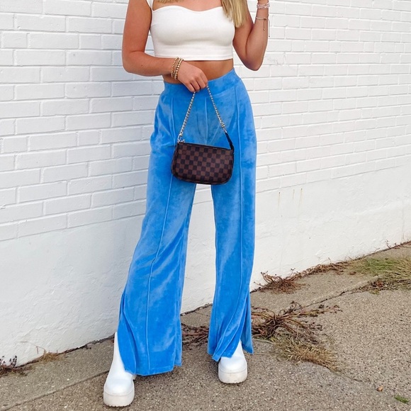 PrettyLittleThing Blue Velour Pants With Slit and Seam Detail - Picture 11 of 11